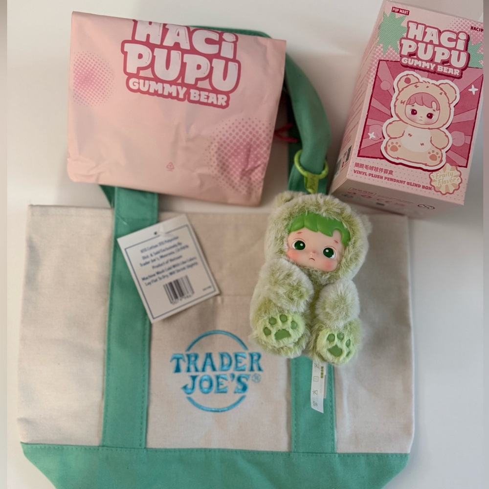 NWT Trader Joe’s Mini Tote GREEN and GREEN APPLE HACIPUPU GUMMY BEAR